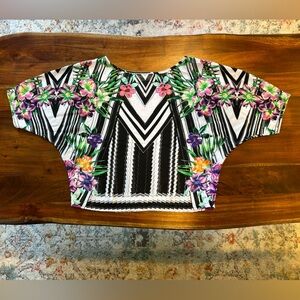 Bisou Bisou size small blouse black/white and tropical floral print